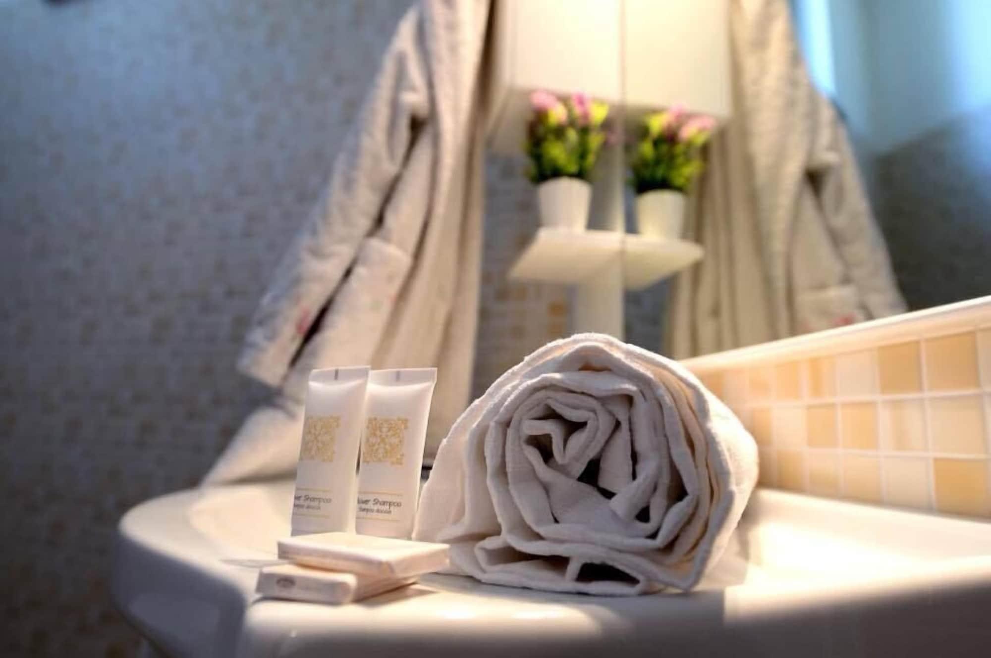 No Tag Urban Hotel Trani Εξωτερικό φωτογραφία